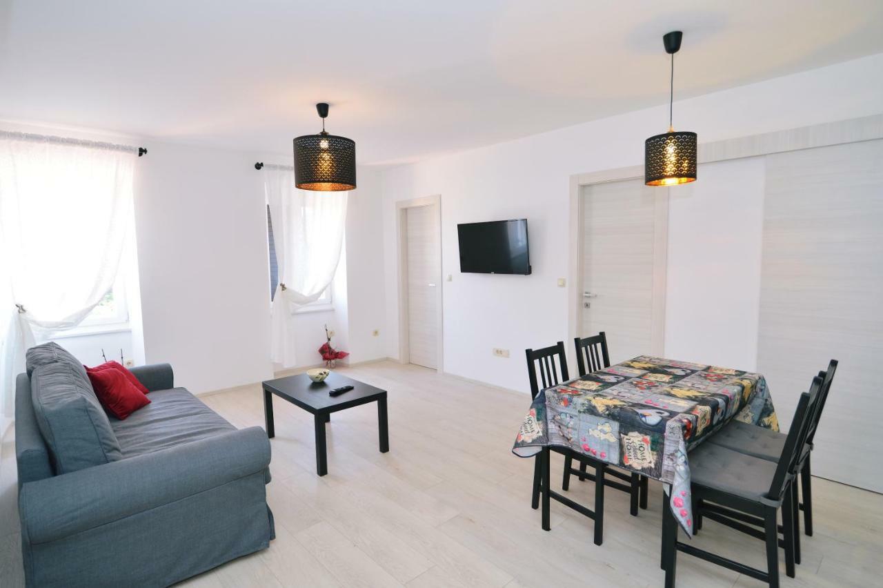 Apartments Knezgrad 洛夫兰 外观 照片